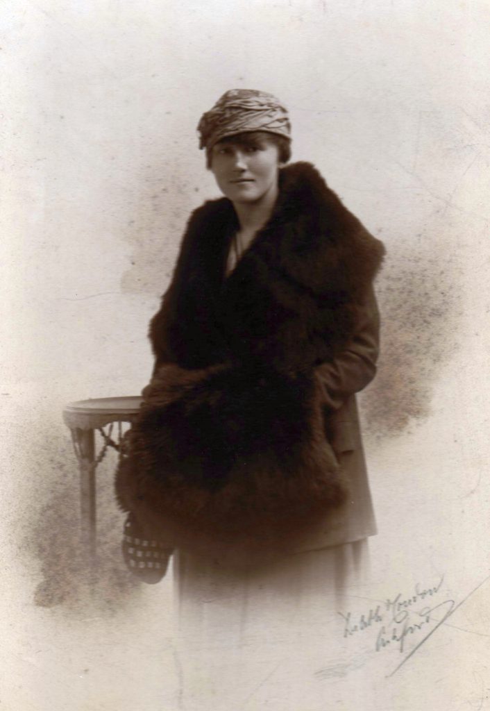 1-Dorothy_Cropper_in_fur_coat-706x1024