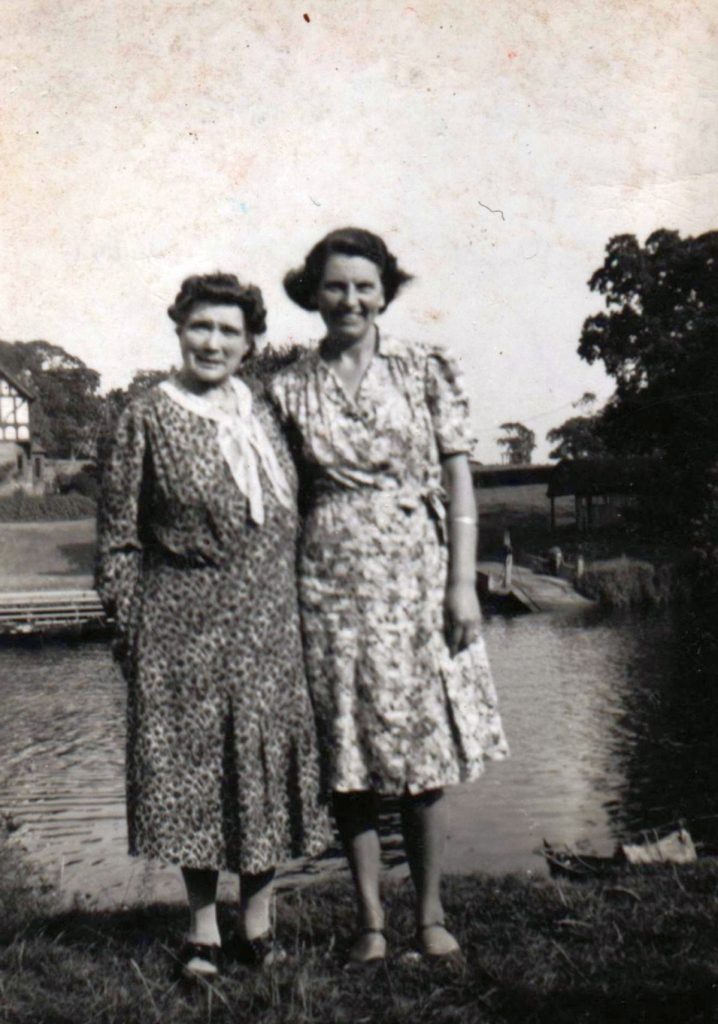 11-Sophia_Fitton_and_Madge_Fitton_-_Georges_wife-718x1024