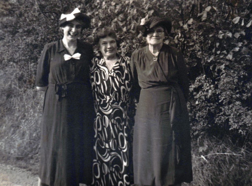 12-Polly_Broster_Sophia_FittonLily_Jamieson-1024x756