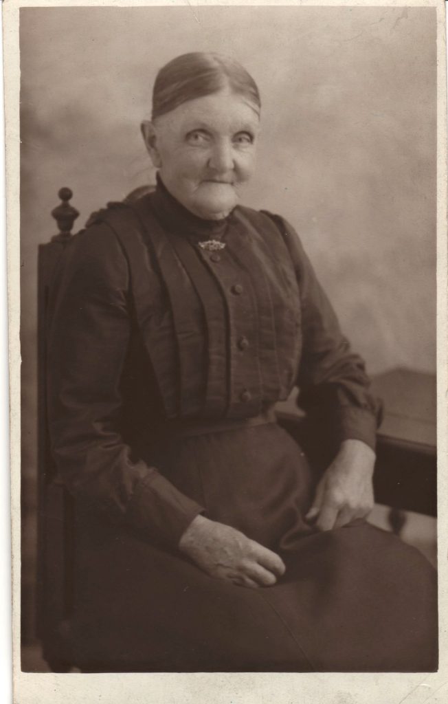 14-MrsPrescott1-652x1024