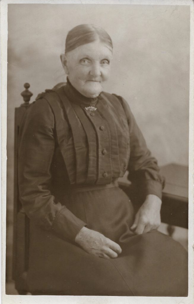 15-MrsPrescott-654x1024