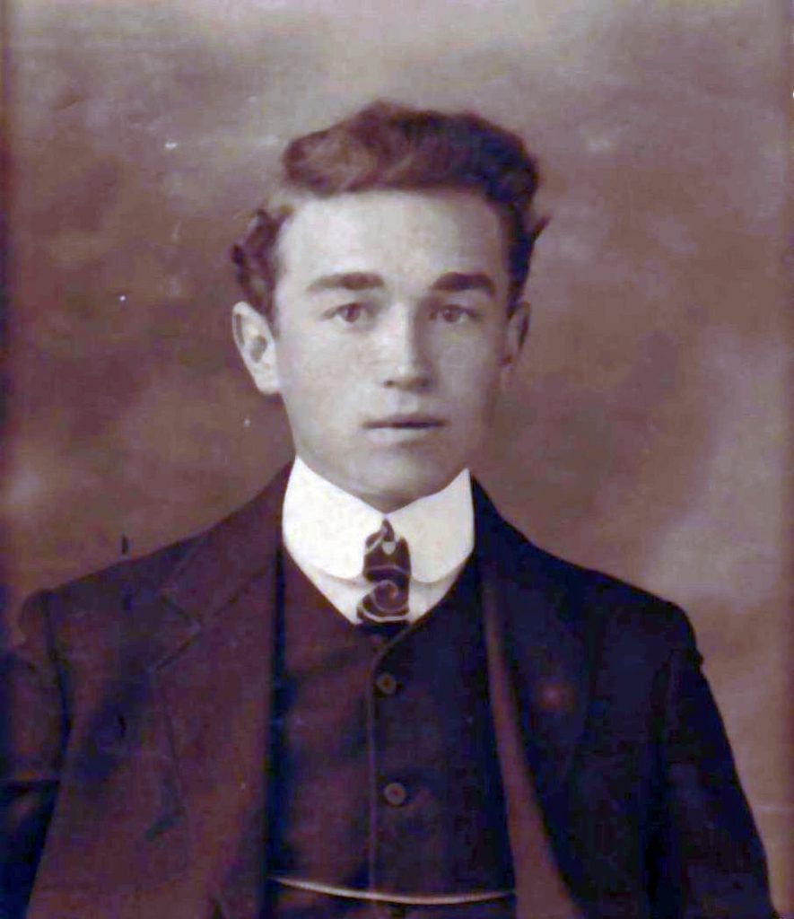 2-TonyCropperPolice-885x1024