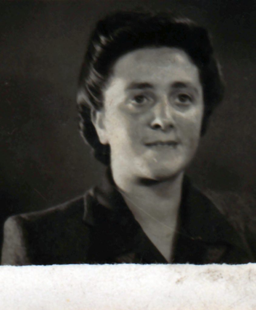 3-Alice_Ashton-844x1024