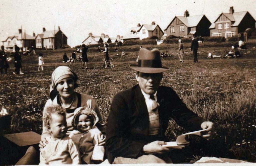 3-Dorothy_and_Stanley_with_Lillian__Adreen_Cropper-1024x663