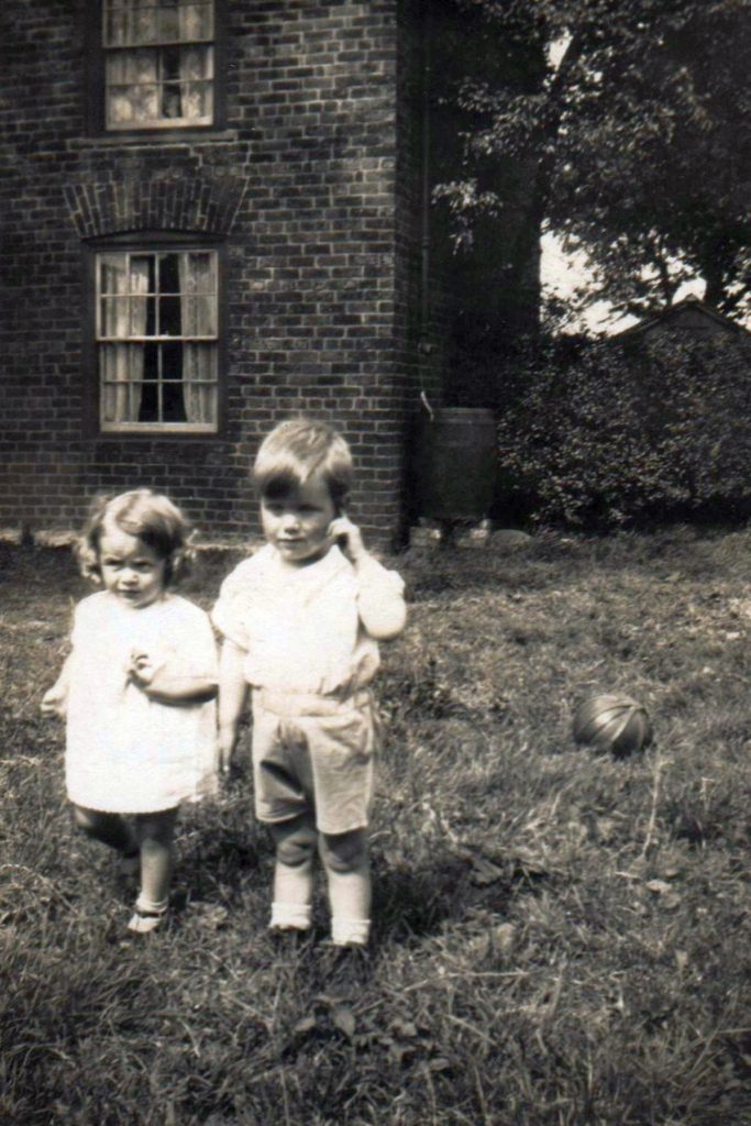 3-Jackie_and_Rita_Cropper-683x1024