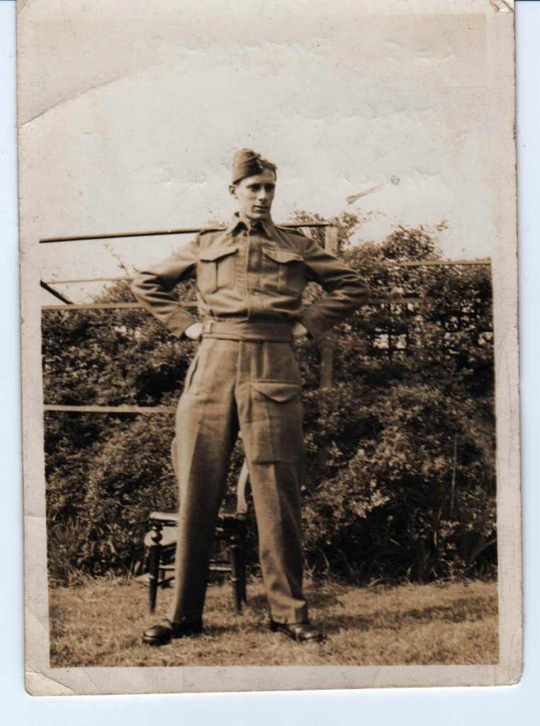 5-Les_Simmonds_married_Moira_Cropper-762x1024