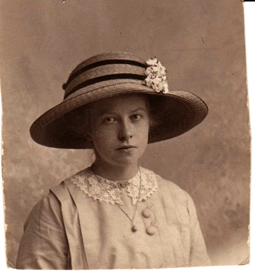 5-SaraCropperLargeStrawHat