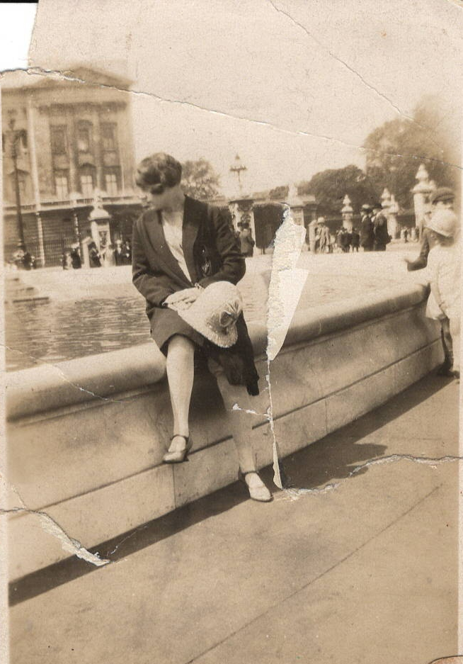 Edna_Rothwell_London_1928