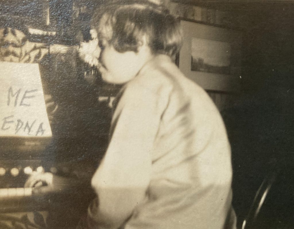 Edna_Rothwell_piano-1024x796