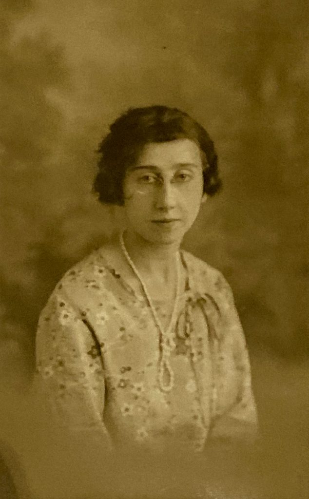 May_Rothwell_taken_at_Woolwich_1928_IMG-3599-634x1024